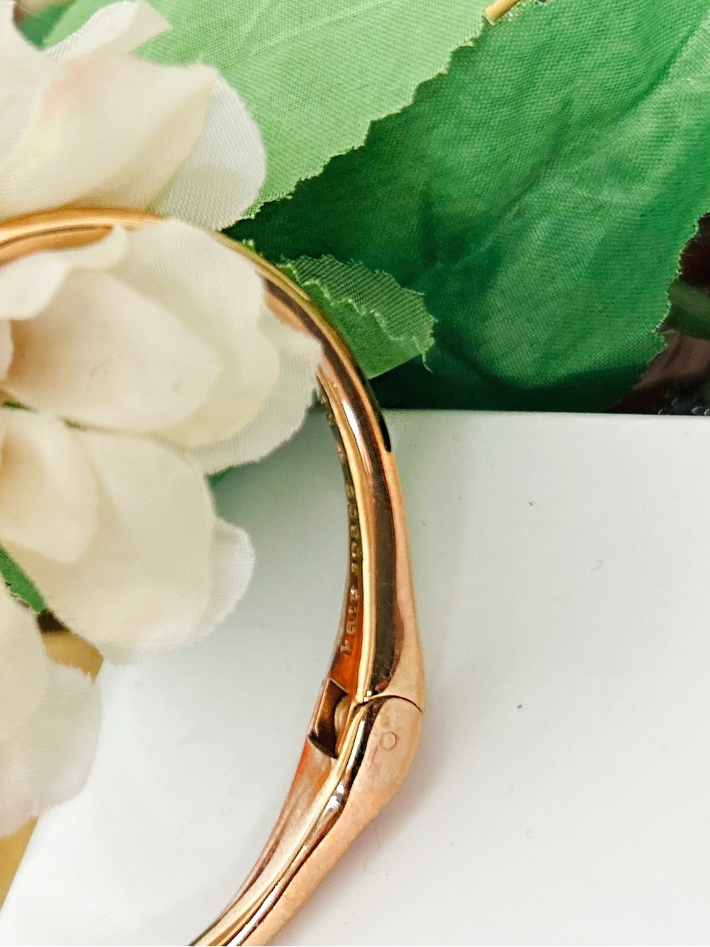 ♠️Kate Spade- Rose Gold Crystal T-Bar Hinged Bracelet - Picture 7 of 9